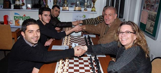 Piramit yükseliyor 