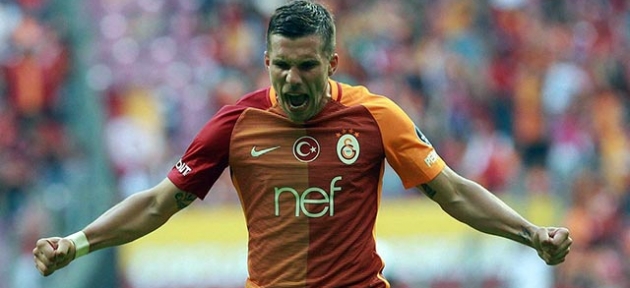  Podolski sezon sonu gidiyor