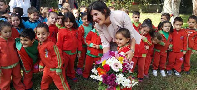 Siber’e çiçek  takdim ettiler