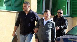 13 yaşında anne oldu
