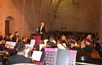 Bellapais İlkbahar Müzik Festivalinin açılış konserini Güvenlik Kuvvetleri Bandosu gerçekleştirdi