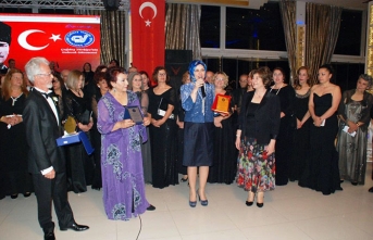Kıbrıs Sanat Derneği Korosu Alanya'da konser verdi