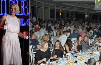 Merit Crystal Cove Hotel’de sahne alan "Sıla" hayranlarına muhteşem bir gece yaşattı