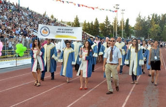 DAÜ’de mezuniyet coşkusu yaşandı