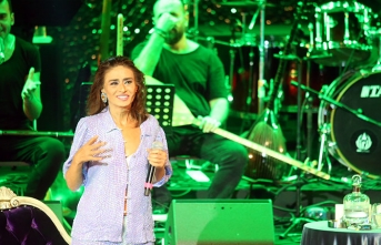 Yıldız Tilbe'yi Harbiye'deki ilk konserinde 5 bin kişi dinledi