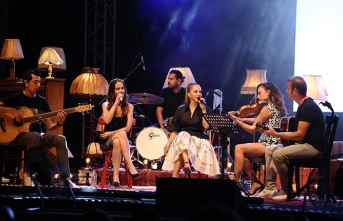 Kuşadası Sertab'a doyamadı, konser yirmi dakika uzadı