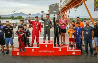 Karting yarışına yağmur engeli