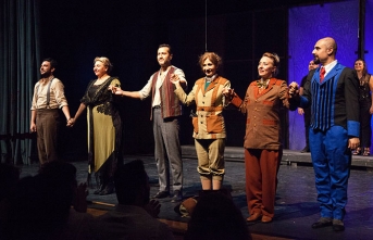 Kıbrıs Tiyatro Festivali kapsamında “Sherlock-Hamid” sahnelendi