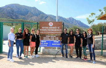 Otel çalışanları, Girne’deki hayvan barınağını ziyaret etti