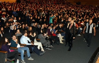 Türkiye turnesinin startını Ankara'dan veren Mabel Metiz, daha sonra Kayseri’ye geçti