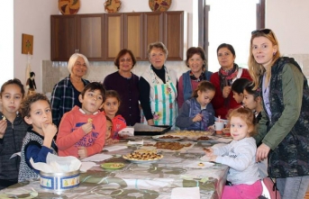 ÇADER’in düzenlediği etkinlikte çocuklar büyüklerine elleriyle kurabiye yaptı