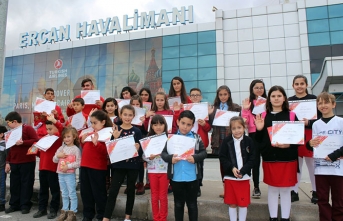 “Havalimanı” ve “Havacılık” konulu resim yarışmasında dereceye giren öğrencilerie ödülleri verildi