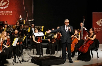 Senfoni konserini, çocuklarla birlikte Cumhurbaşkanı Akıncı ve Bakan Özyiğit de izledi