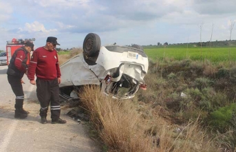 Yoldan çıkıp takla attı