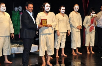 Çatalköy Belediyesi’nin düzenlediği Beşparmaklar Tiyatro Festivali başladı