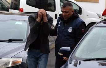 Kendi kendini yaktı