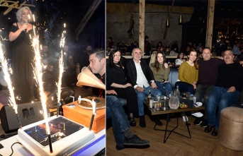 Merit Park’ta sahne alan Ayta Sözeri’ye sürpriz doğum günü kutlaması yapıldı