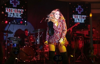 Hadise, geçtiğimiz hafta sonu Girne’deki Merit Park Hotel’de hayranlarının karşısına çıktı