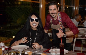 Türk Müziğinin Diva’sı Bülent Ersoy, Merit Park Hotel’de iftar yaptı