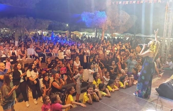 Ziynet Sali, doğduğu yer olan Dilekkaya'da ilki düzenlenen Hellim Festivaline katıldı