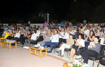 İskele Festivalinde buluşan Larnakalılara nohutlu pilavı ve Acuva tatlısı dağıtıldı