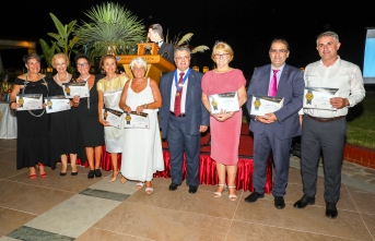 Kyrenia Rotary Cosmopolitan Kulübü Merit Royal Premium Hotel’de görkemli bir devir teslim gecesi düzenledi