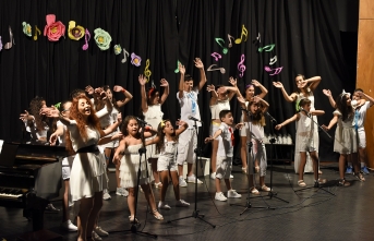 Lefkoşa Belediye Orkestrası Çocuk Korosu verdiği konserle sezonu kapattı