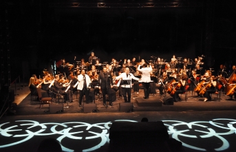 Bodrum’da, Murat Karahan, Hakan Aysev ve Efe Kışlalı'dan oluşan üç tenor konser verdi