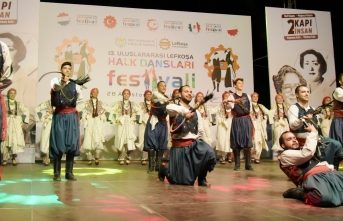 Uluslararası Lefkoşa Halk Dansları Festivalinde 3 yerli 4 de misafir ülke ekibi sahne aldı