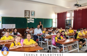 Sadıkoğlu yeni eğitim yılının ilk gününde çocukların heyecanına ve mutluluğuna ortak oldu