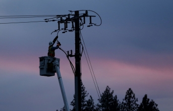 Ülkenin dört bir yanı elektriksiz