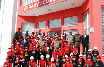 Tuğgeneral Altan Er ve Şht. Tuncer İlkokulu öğrencileri Radyo Güven’i ziyaret etti