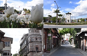 Antalya ile Muğla'nın sahilleri ve meydanları boş kaldı