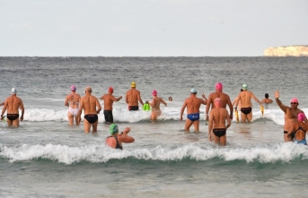 Avustralya'da Corona’yı yenerek sahillere akın ettiler
