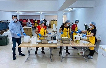 Beyarmudu Belediyesi, iftar yemeklerini ihtiyaçlı ailelere dağıtılıyor