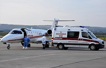 Ambulans uçak 4 kişiyi alıp gitti