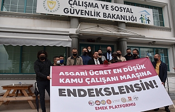 Bakanlık önünde pankartlı eylem