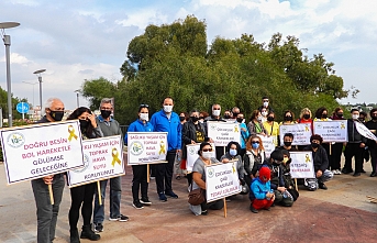 İskele’de çocukluk çağı kanserlerine dikkat çekmek için düzenlenen yürüyüşe yoğun katılım oldu