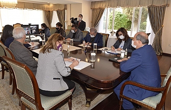 Doktorları toplantıya davet eden Cumhurbaşkanı Tatar, pandemi sürecini değerlendirdi