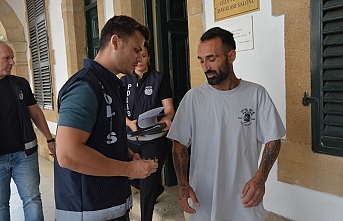 Burnunu kırdı