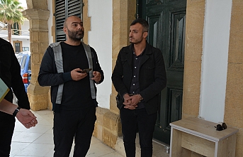 Kendi başını yaktı