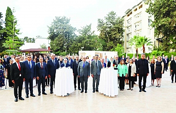 Plaket takdim edildi