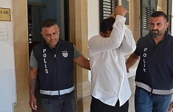 Şüpheli hareketleri ele verdi