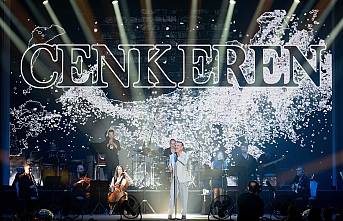 Şarkılarıyla mest etti