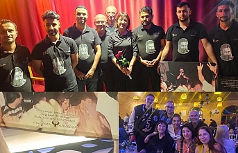 Şarkılar birlikte söylendi