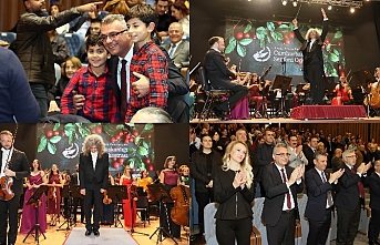 Coşkuyla alkışladılar