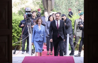 Resmi törenle karşılandı