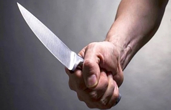 Bıçakla evi bastı bir kişiyi yaraladı