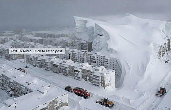 Bina ve araçlar karlarla kaplandı