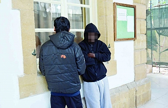 Hücrede bekliyorlar